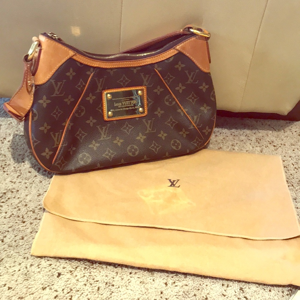 Authentic Louis Vuitton Shoulder Bag